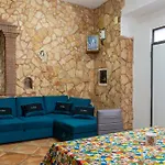 Door\'S Garibaldi Apartment