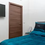 Door\'S Garibaldi Apartment